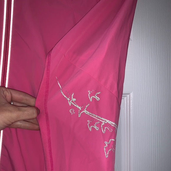 Hot Pink Lululemon Running Jacket - Size 4 - Picture 3 of 7